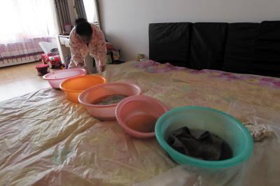 宁县楼上漏水，住户失联，小区没物管，业主维权难！律师来支招……